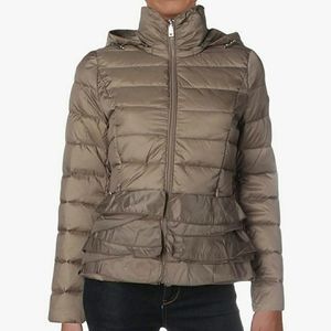 NWT T Tahari removable hooded puffer jacket